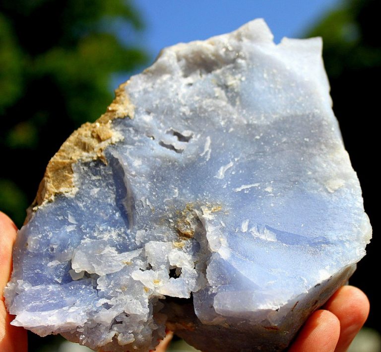 Taubenblauer CHALCEDON - HÜTTENBERG