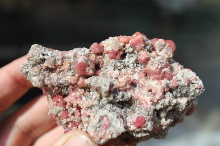Roter GROSSULAR  xx  - GRANAT