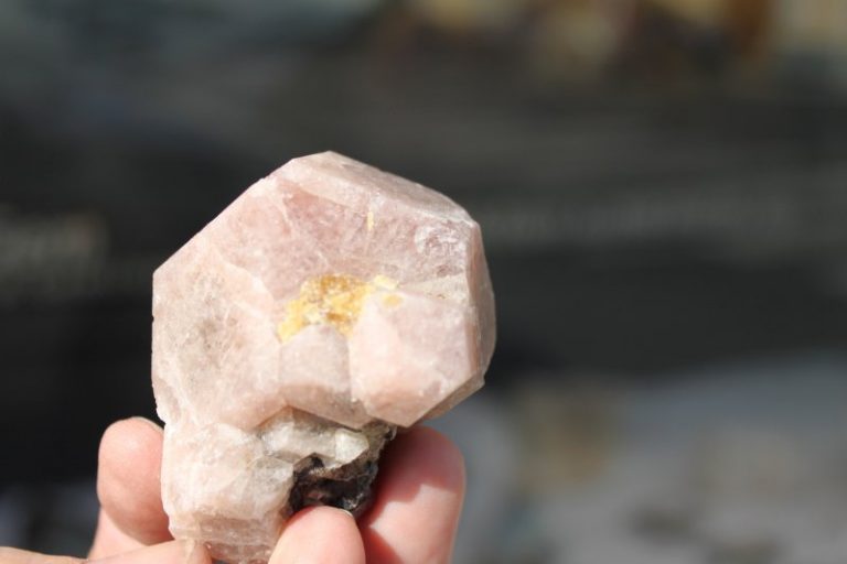 Rosafärbiger GROSSULAR xx