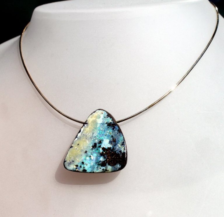 BOULDER OPAL  Collier