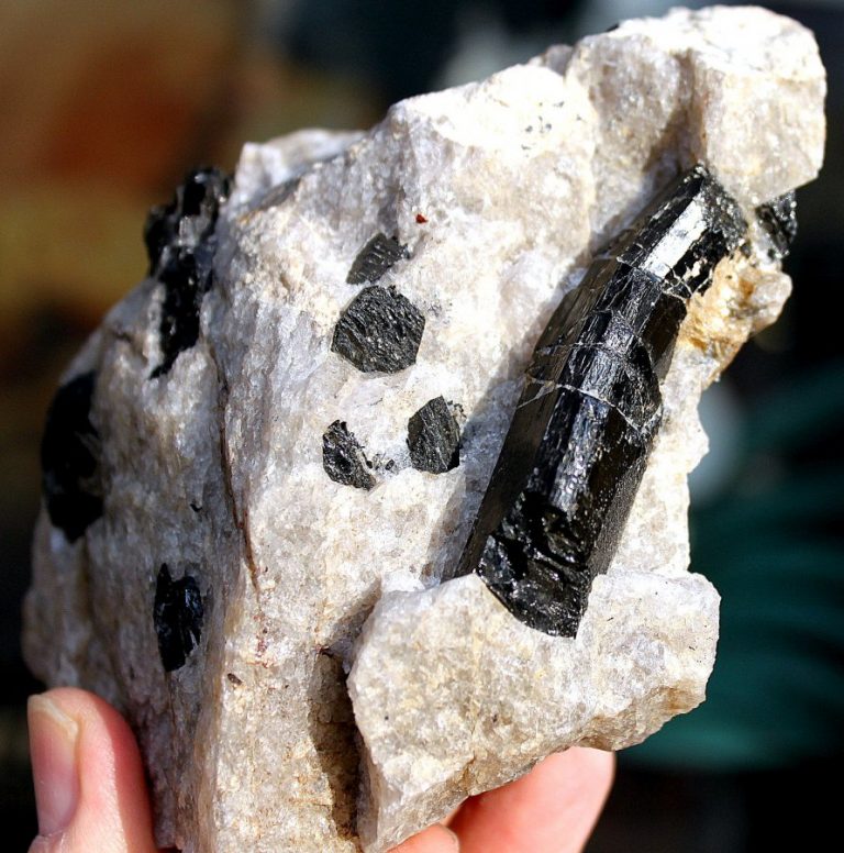 Schwarze TURMALINE - KORALPE