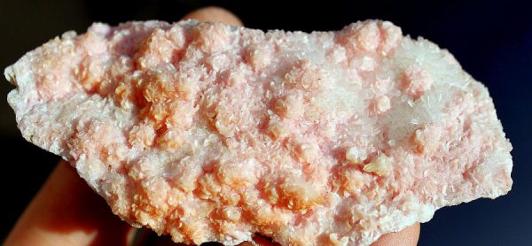 RHODOCHROSIT auf Quarz – Bild 3