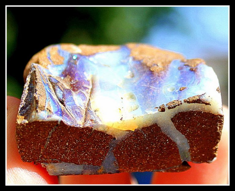 BOULDER OPAL - Roh