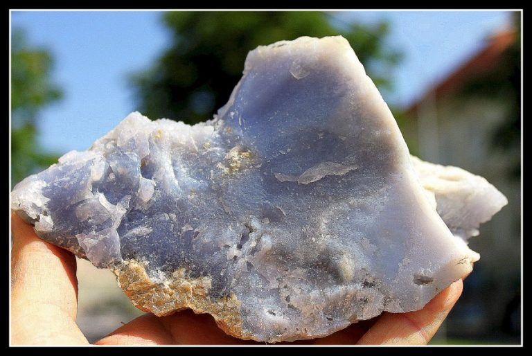 BLAUER CHALCEDON - HÜTTENBERG