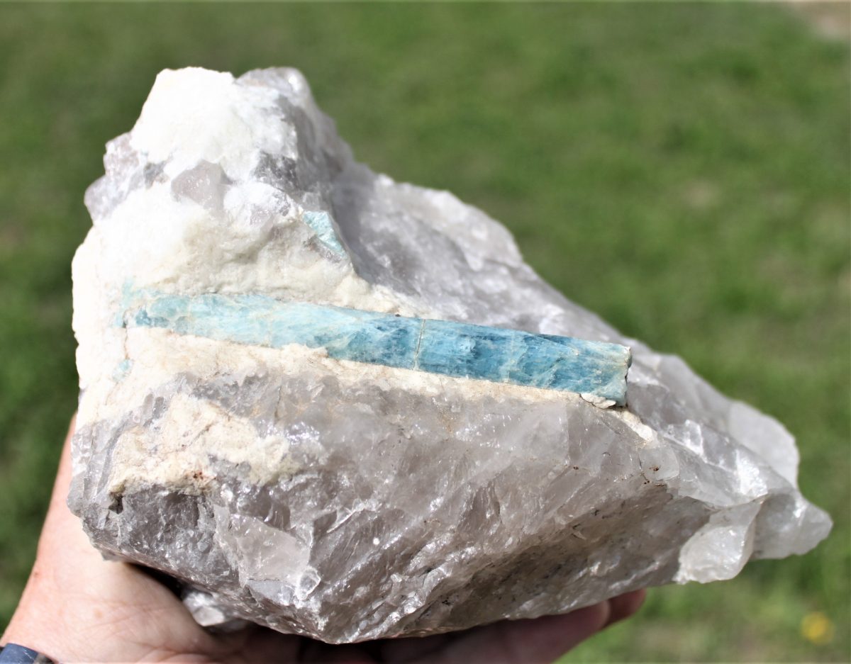 Blauer Beryll in Pegmatit