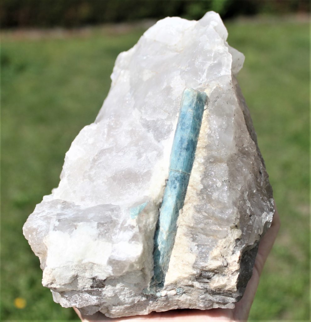 Blauer Beryll in Pegmatit