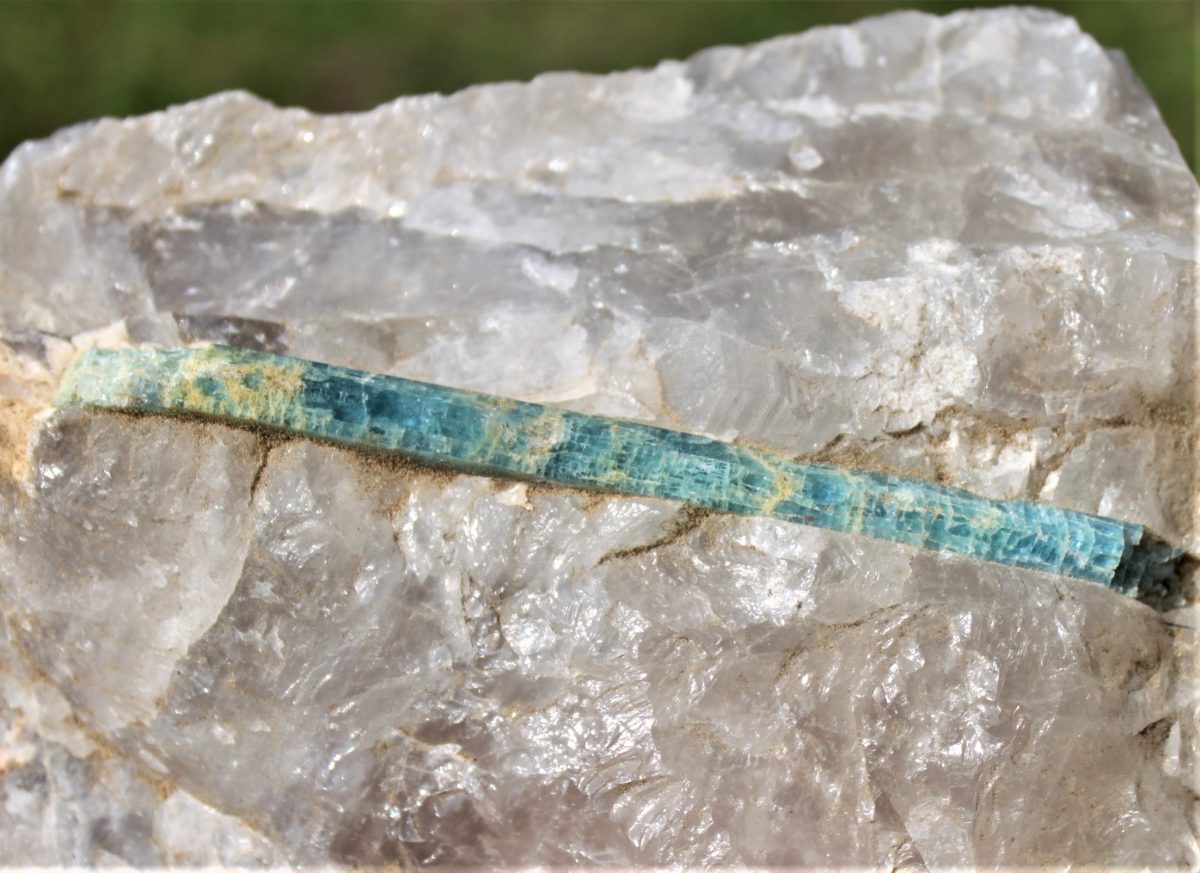 AQUAMARIN x en quartz cristallin