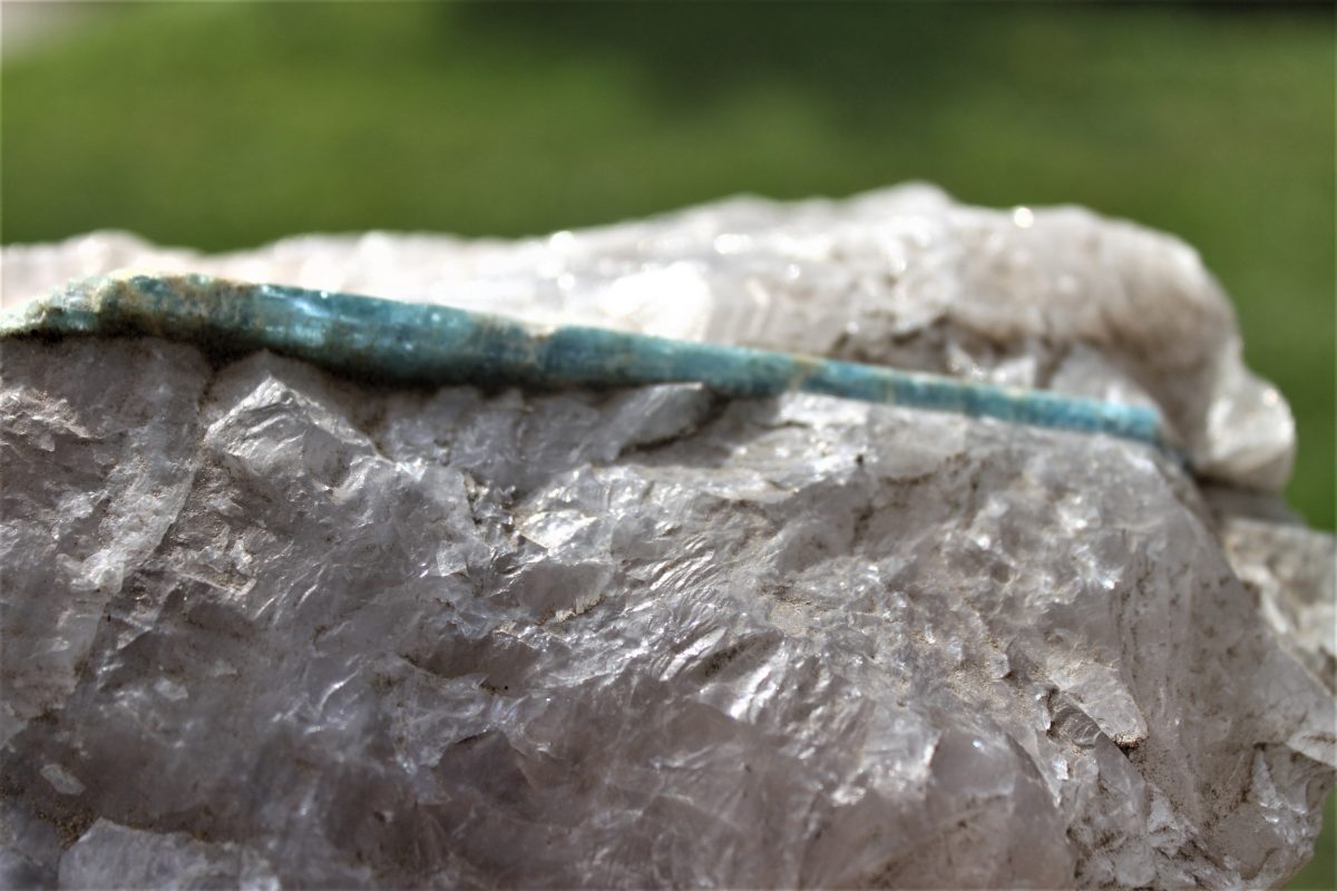 AQUAMARIN x en quartz cristallin